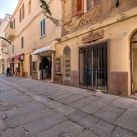 La Casa Di Zaira アルゲーロ